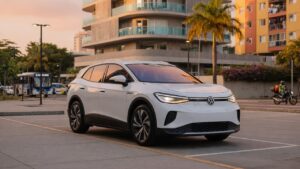 Volkswagen ID.Cross, SUV compacto elétrico branco em ambiente urbano moderno com iluminação natural