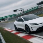 Xiaomi YU7 GT autônomo em alta velocidade em circuito de corrida alemão sem motorista ao volante