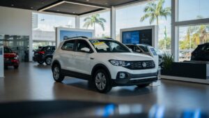 Volkswagen T-Cross SUV em showroom de concessionária brasileira com etiquetas de preço