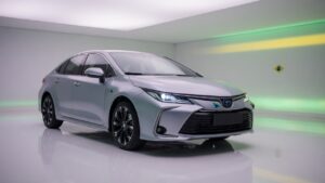 Stellantis hybrid vehicle displayed in modern Brazilian automotive showroom with professional lighting